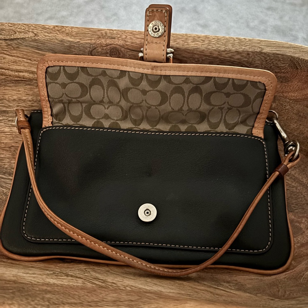 🍃🦋 Vintage Coach Y2K Leather Wristlet - Picture 3 of 7